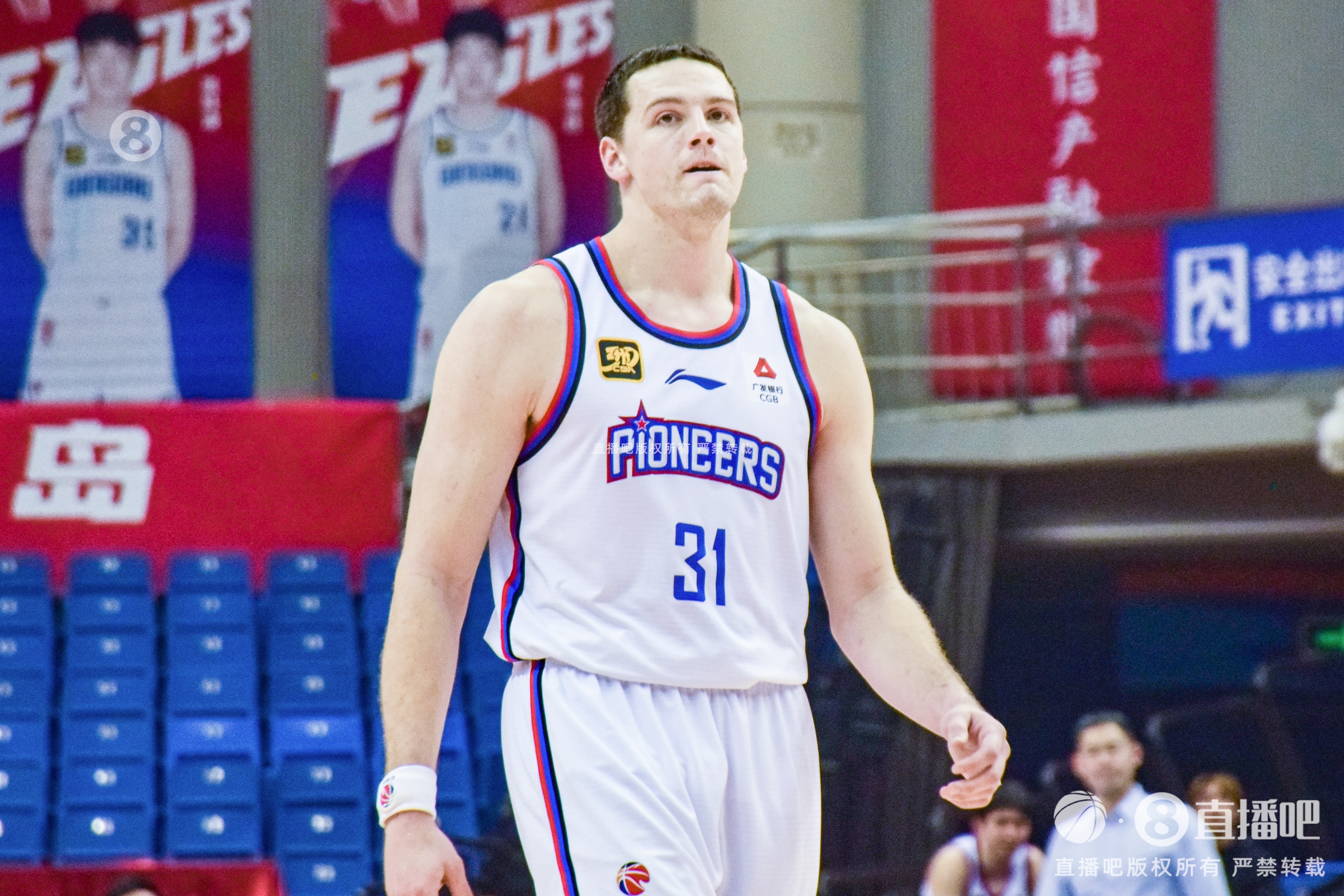 24-25CBA常规赛篮板榜:大卫-詹姆斯14.2板居首 杨瀚森本土篮板王